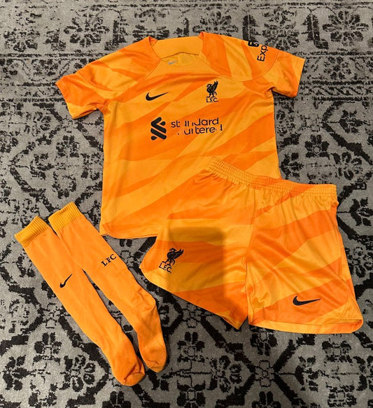 Liverpool búningur appelínugulur