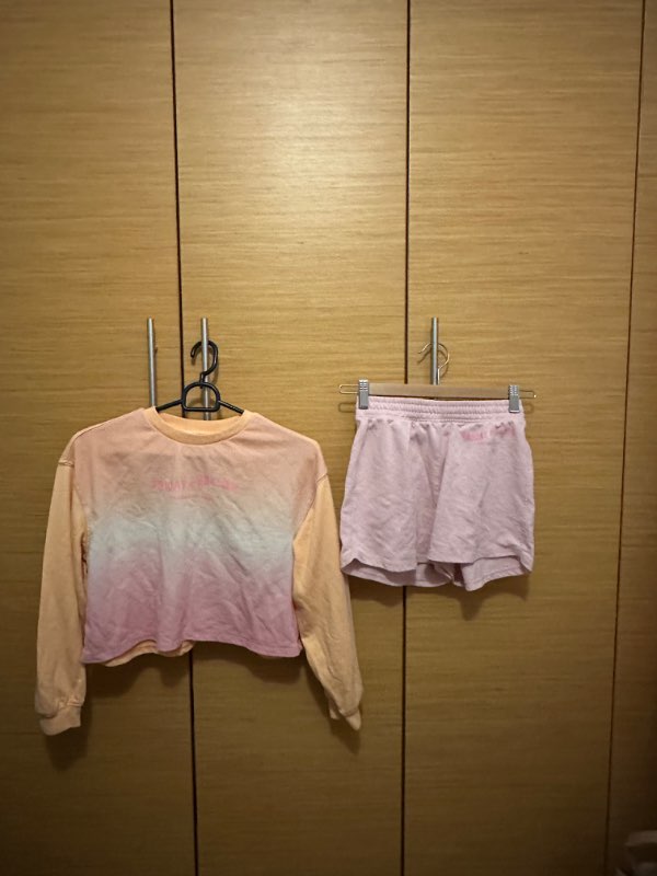 Peysa og stuttbuxur - sett