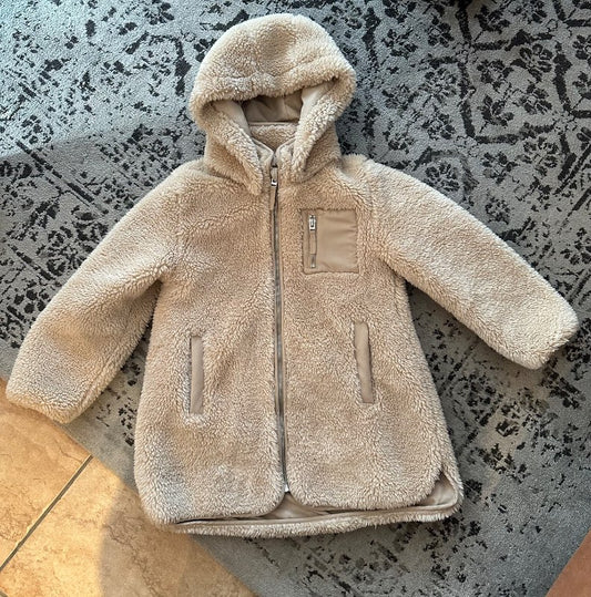 Drappaður jakki/kápa