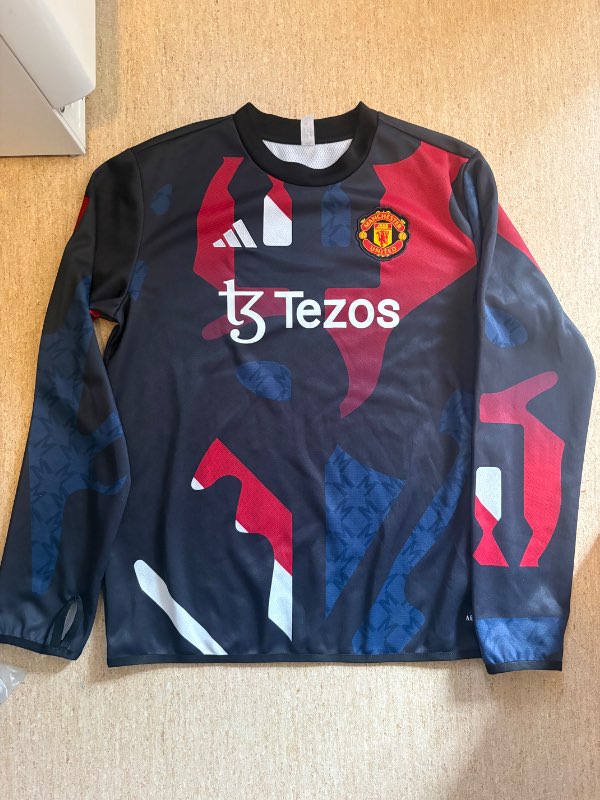 Manchester United peysa