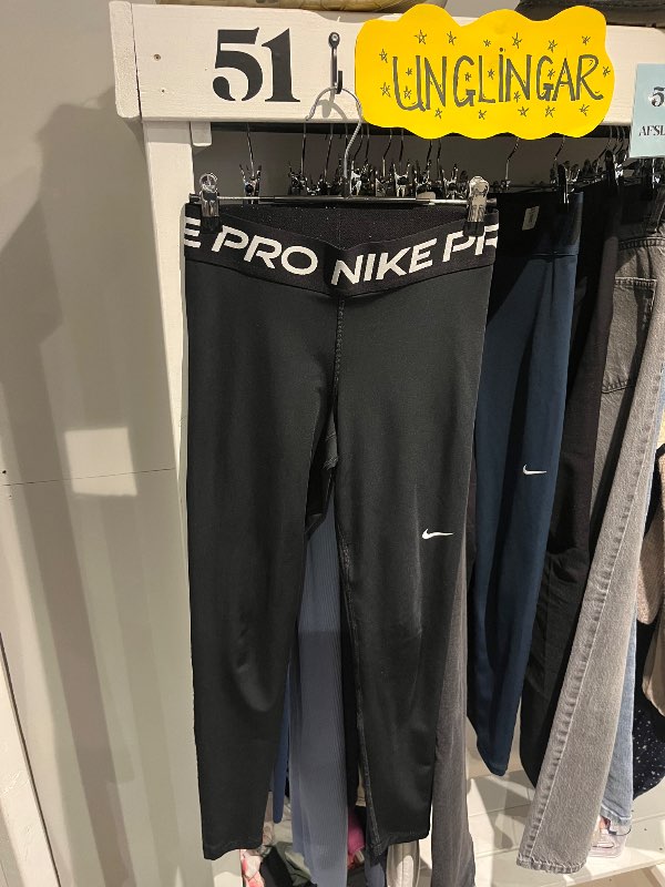 Nike pro leggins svartar *