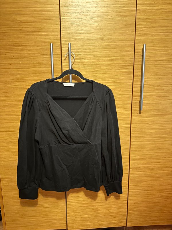 Svartur bolur/blússa