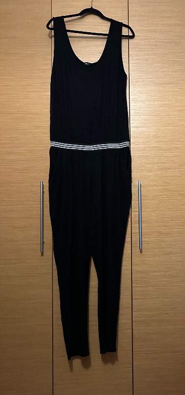 Svartur samfestingur