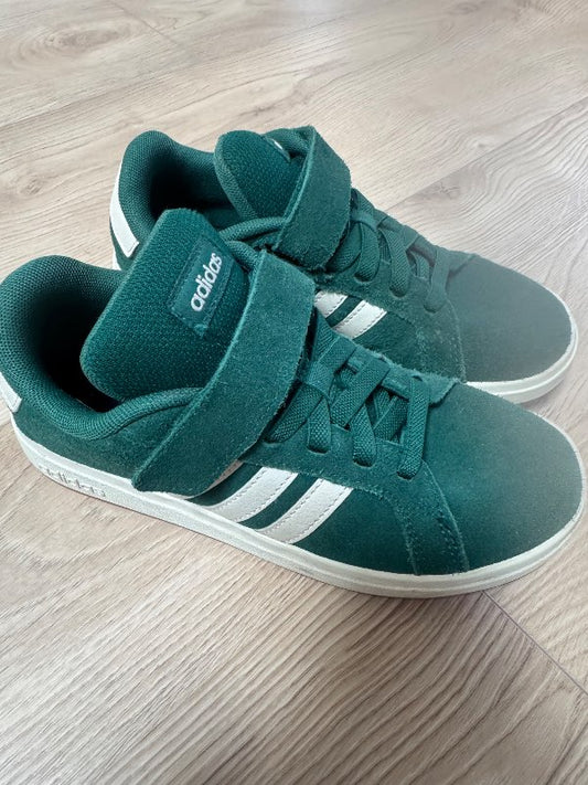 Adidas skór
