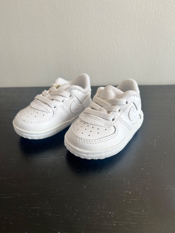 Nike ungbarbaskór