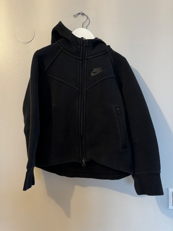 Nike hettupeysa - Á