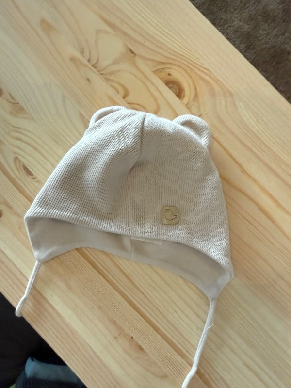 Beige baby hat