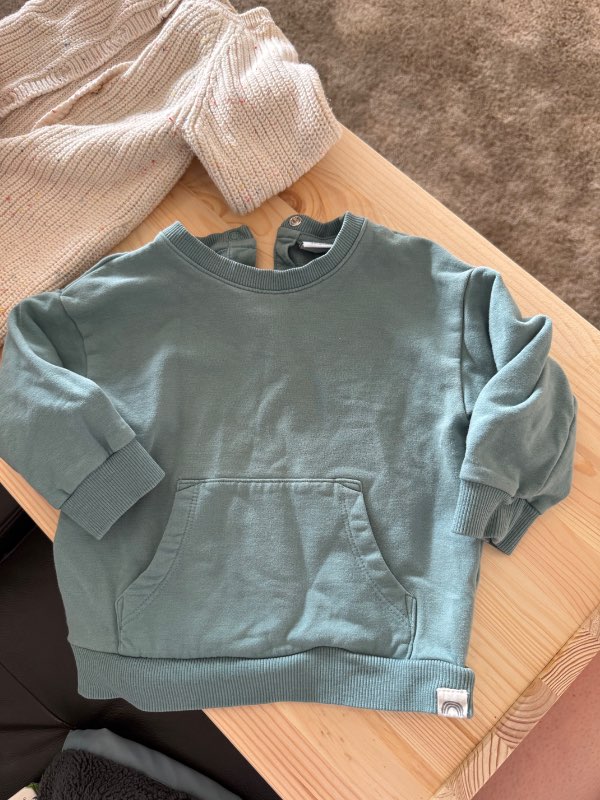 Lindex green sweater