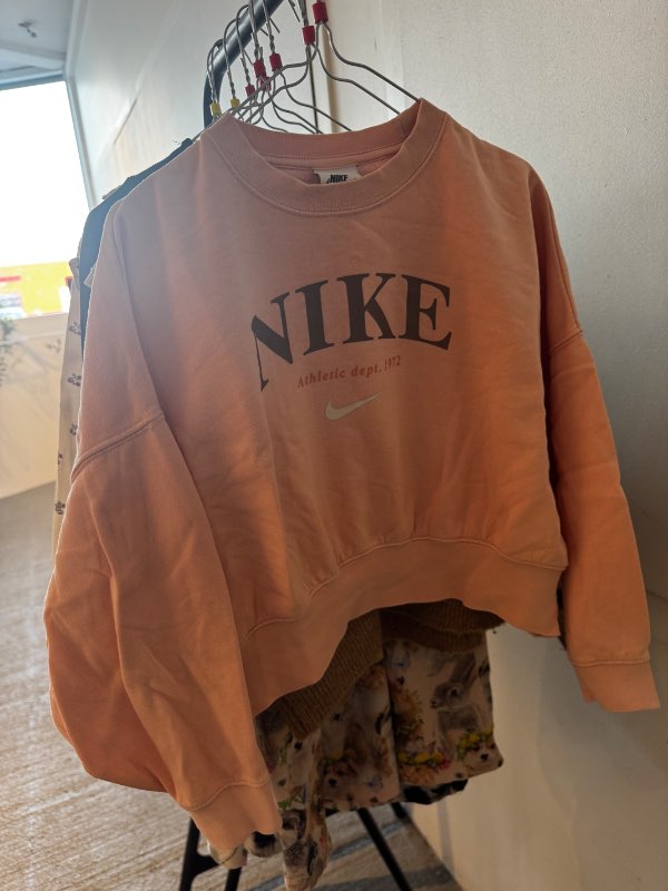 Nike peysa - Á