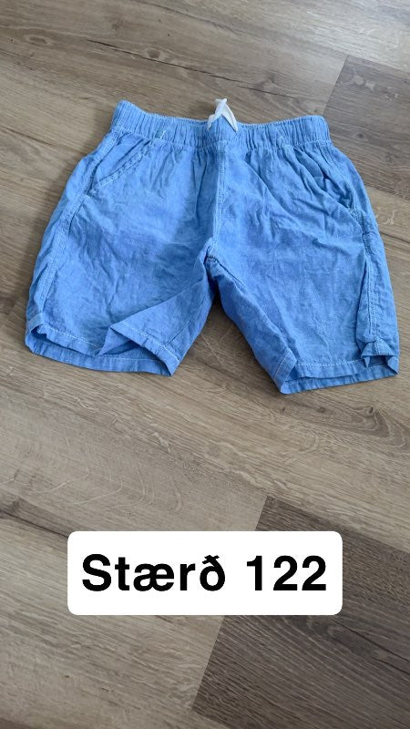 Stuttbuxur bláar