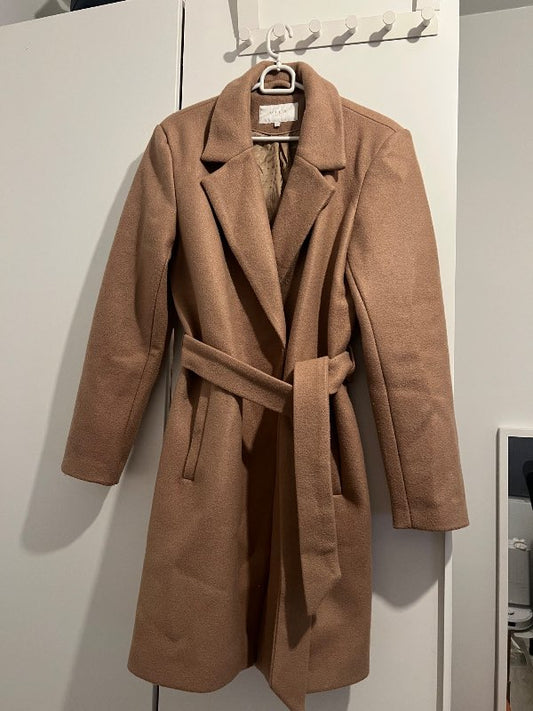 VILA - Brún kápa 🤎