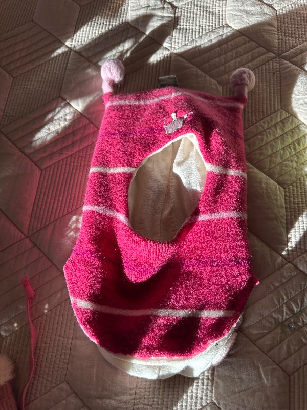 Pink crown hat