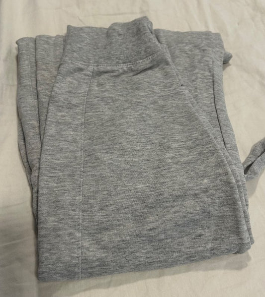 Gráar joggingbuxur
