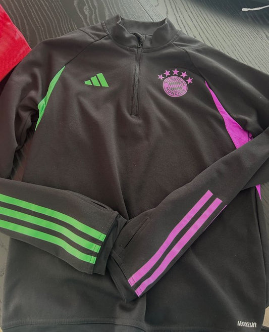 Bayern Munich peysa