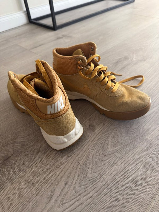 Nike kuldaskór