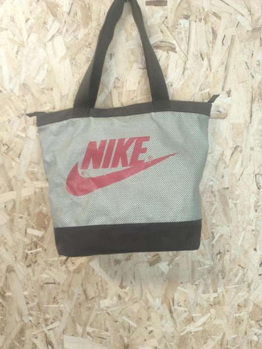 Nike retró íþrótta taska