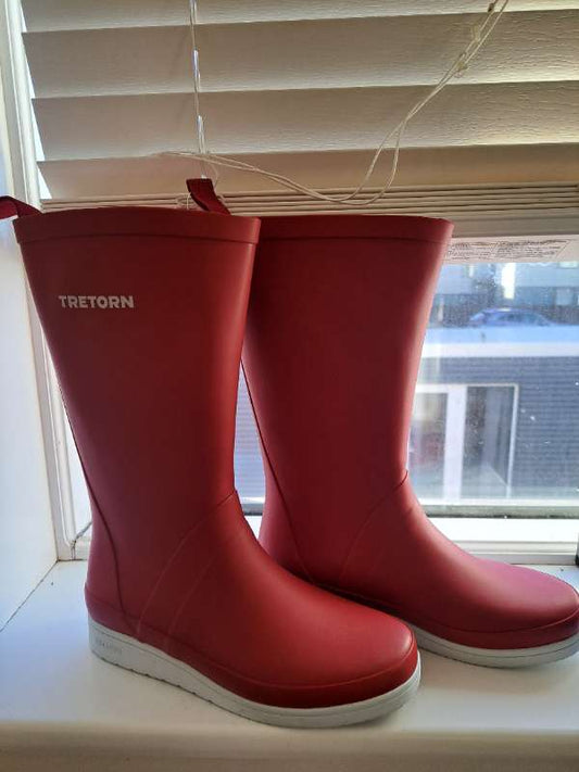 RAIN RED BOOTS