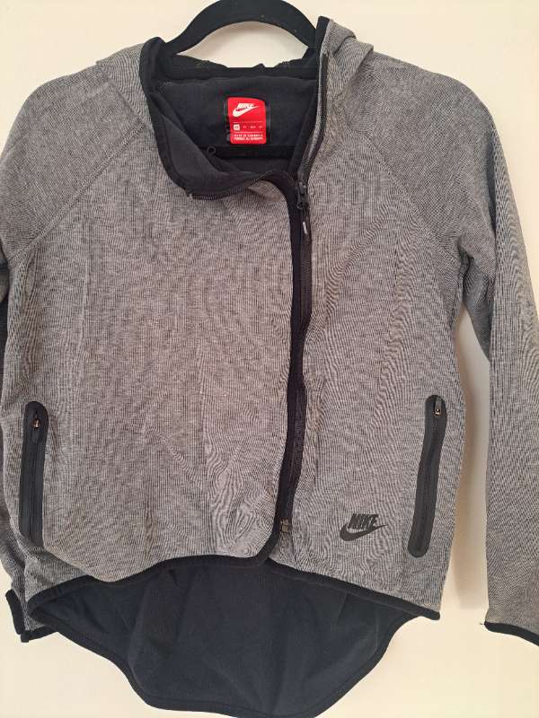 NIKE GRAY SWETER