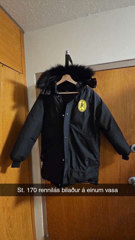 Úlpa(rennilás á 1 vasa ónýtur)