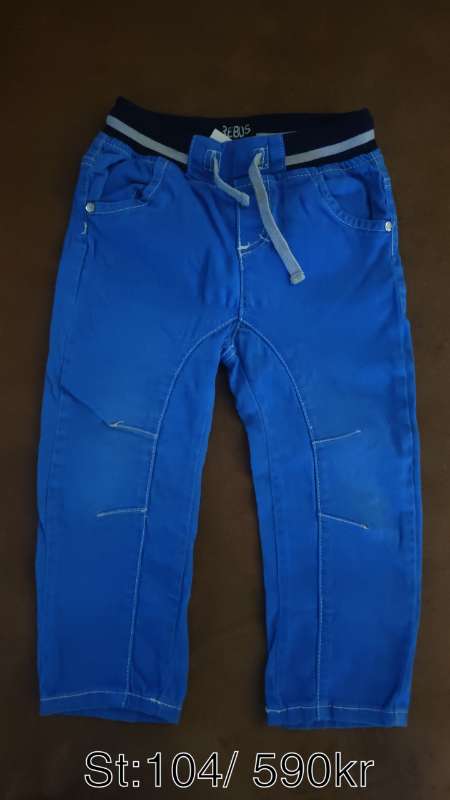 Bláar gallabuxur Rebus