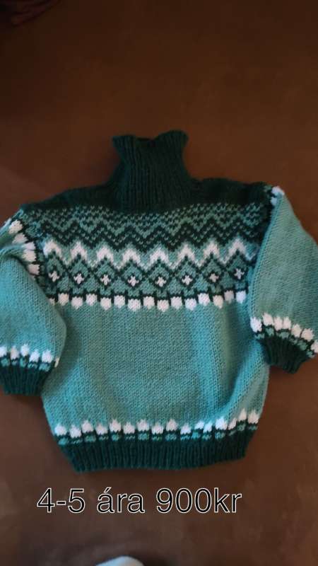 Græn hlý prjóna peysa