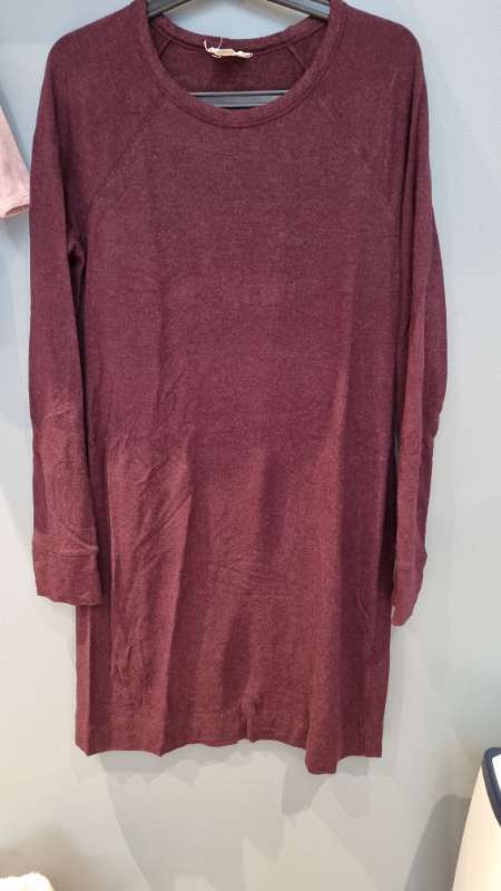 Vínrauður síður kjóll