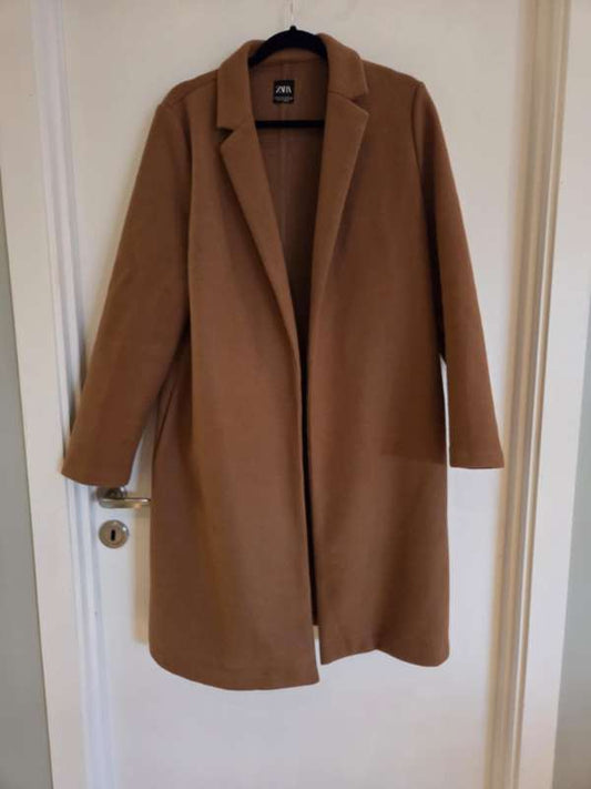 Zara brún kápa XL