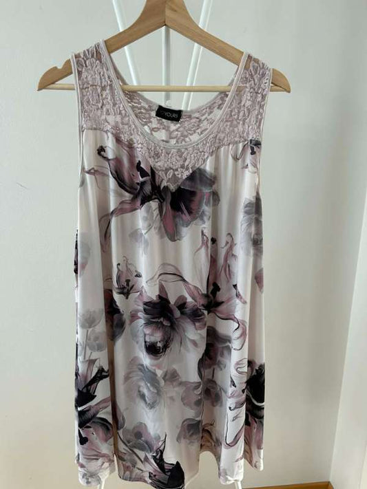 Kjóll rósóttur, ermalaus