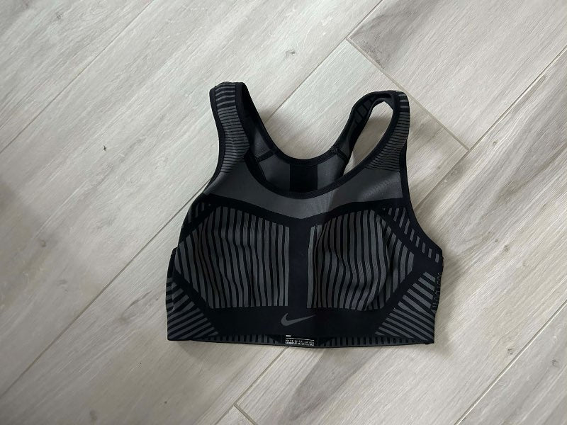 Nike toppur