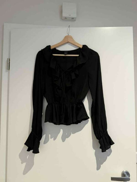 svört blússa - AMG