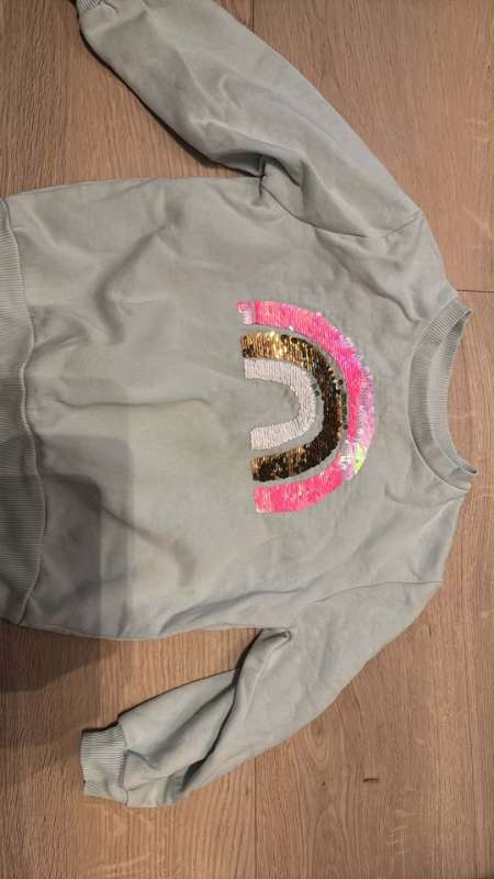 H&M regnbogapeysa