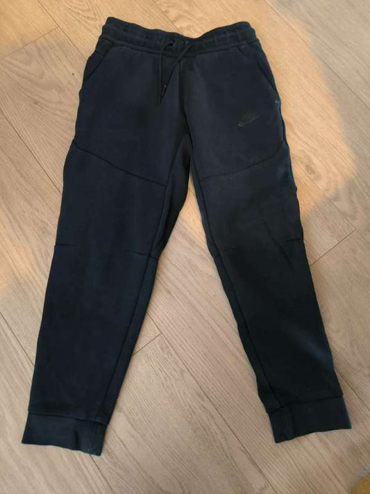 Buxur, Nike