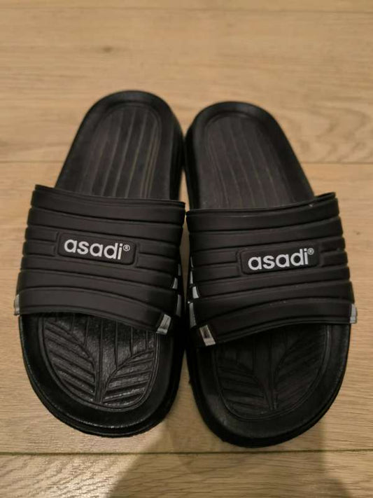 Inniskór asadi