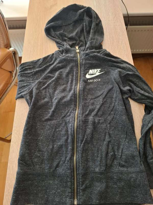 Nike hettupeysa