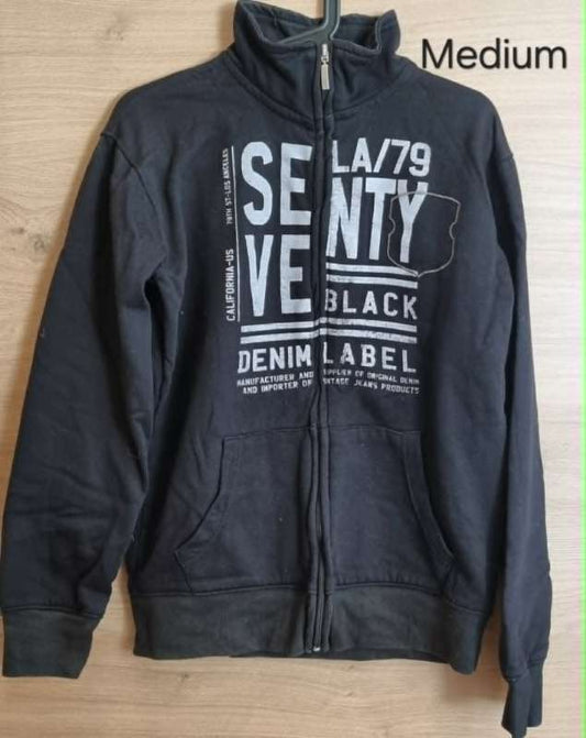 Peysa svörtb SEVENTY