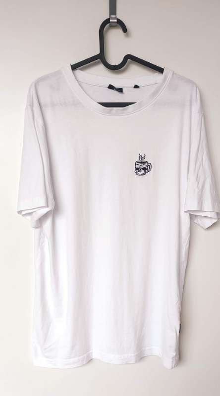 white skull t-shirt