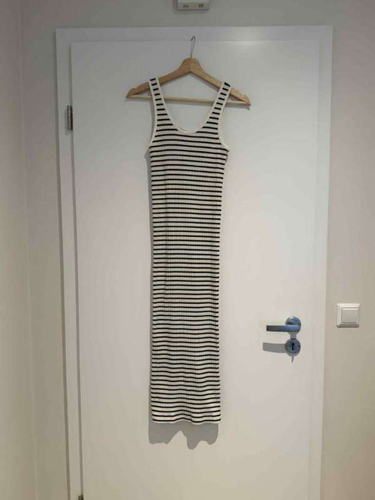 röndóttur kjoll - AMG