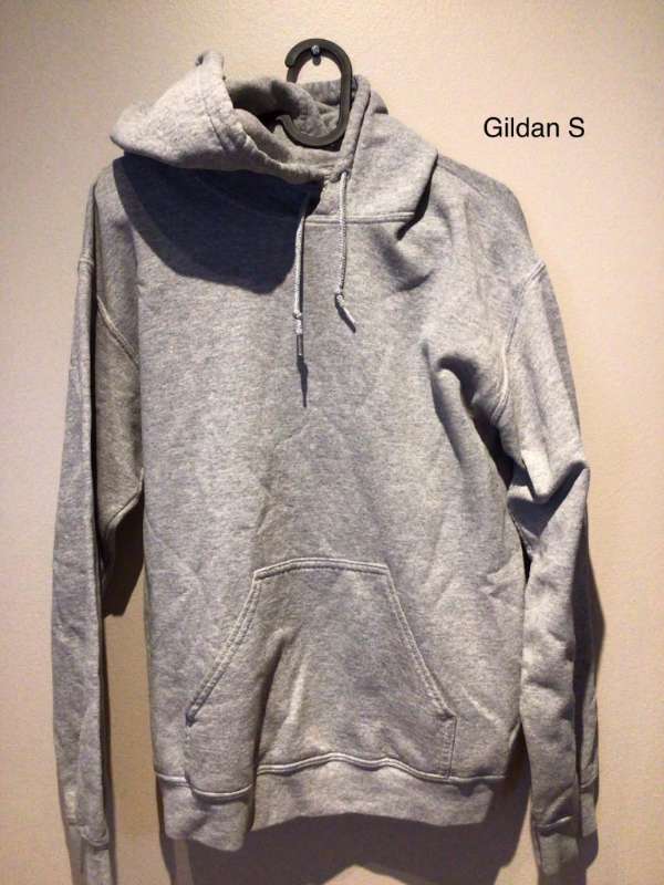 Gildan hetupeysa S