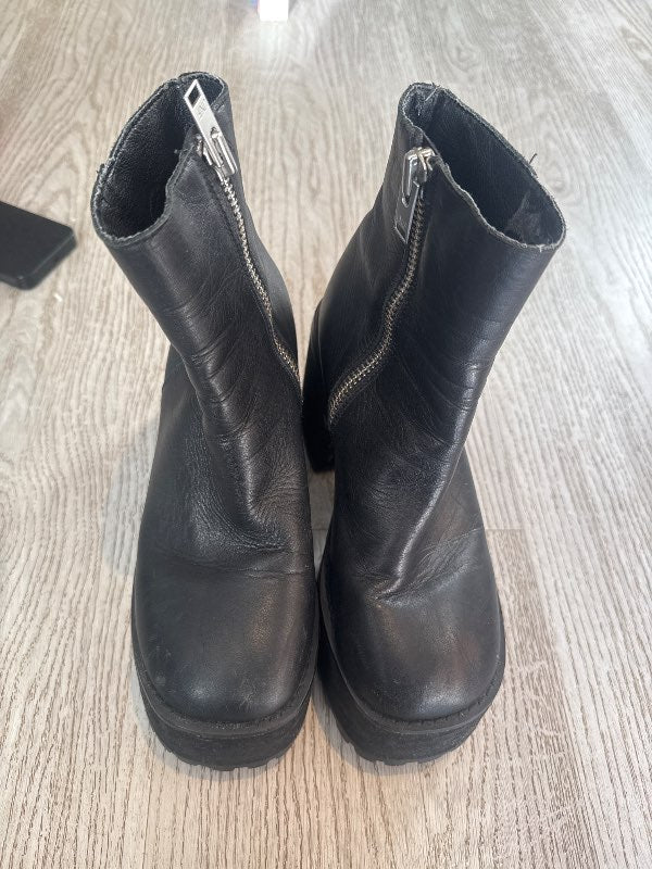 Boonie boots