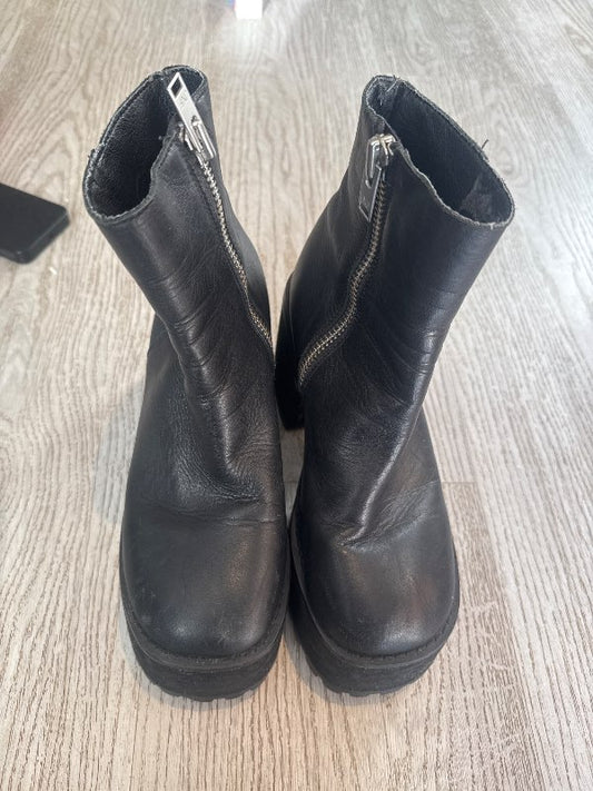 Boonie boots