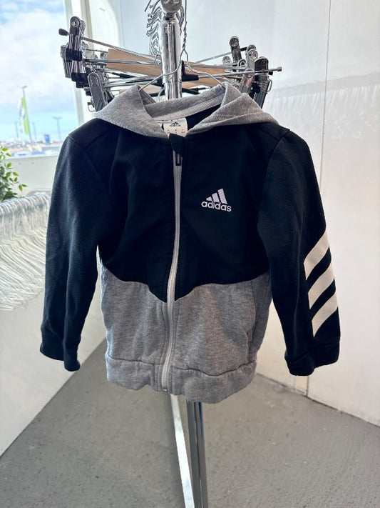 Adidas peysa