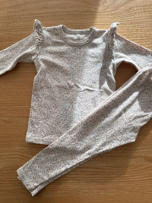 Peekaboo sett blóma