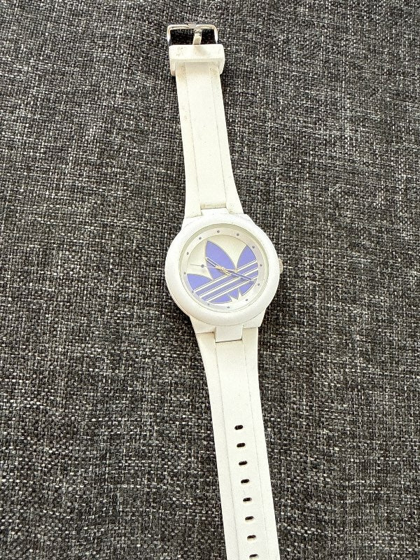 Adidas úr þarf bara rafhlöðu