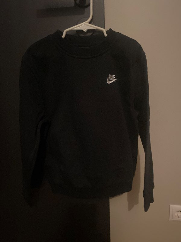 Nike svört peysa