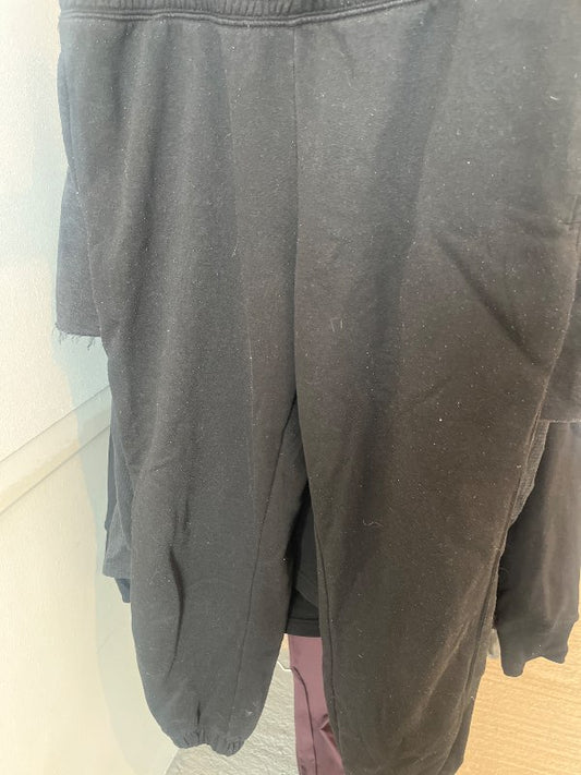 Svartar jogging buxur