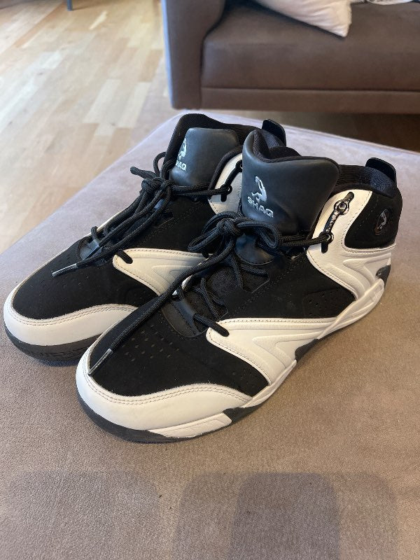 Svartir og hvotir SHAQ körfubolta skór