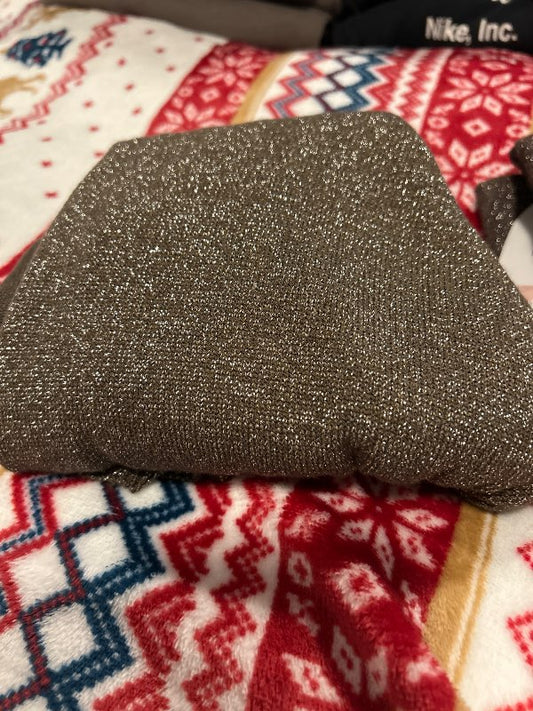 Lítið notuð brún glimmer peysa
