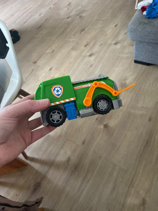 Hvolpasveita Rikkabíll