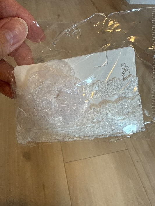 Hvítur blóma choker hálsmen
