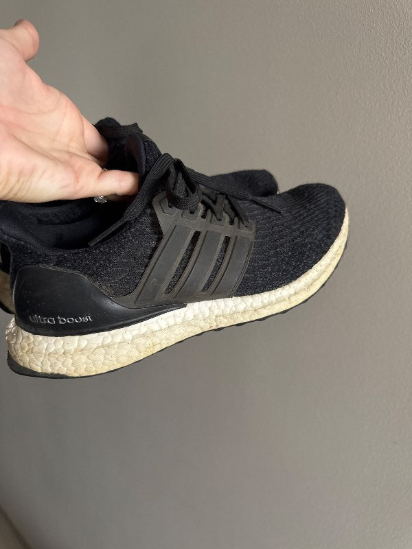 Adidas ultra boost svartir skór